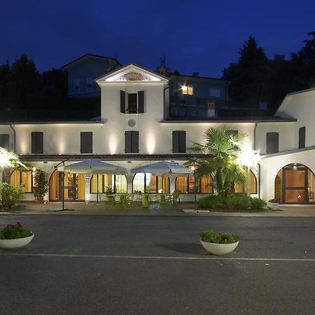 Hotel Ristorante La Grotta Castiglione Delle Stiviere Exteriör bild