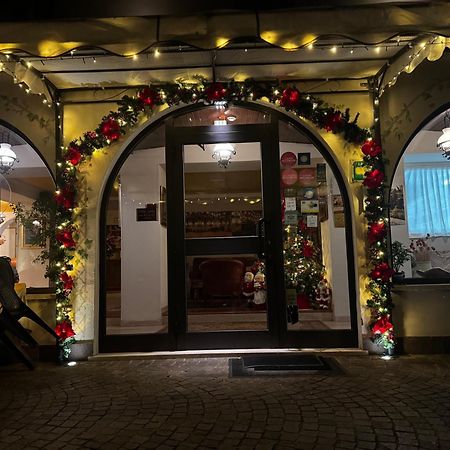 Hotel Ristorante La Grotta Castiglione Delle Stiviere Exteriör bild