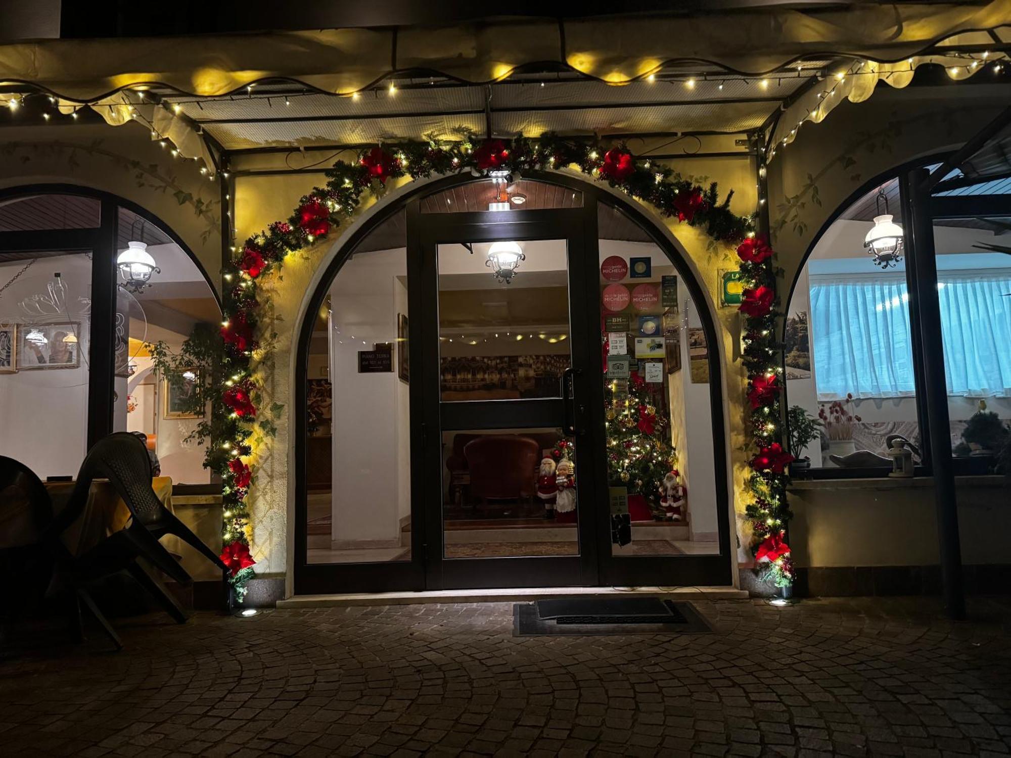 Hotel Ristorante La Grotta Castiglione Delle Stiviere Exteriör bild