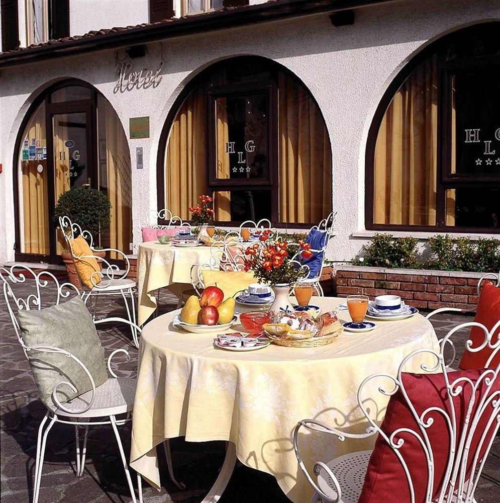 Hotel Ristorante La Grotta Castiglione Delle Stiviere Exteriör bild
