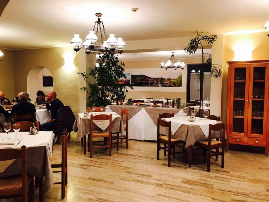 Hotel Ristorante La Grotta Castiglione Delle Stiviere Exteriör bild