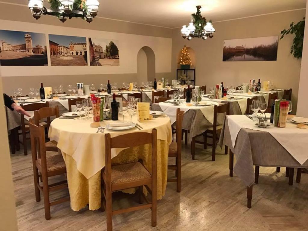 Hotel Ristorante La Grotta Castiglione Delle Stiviere Exteriör bild
