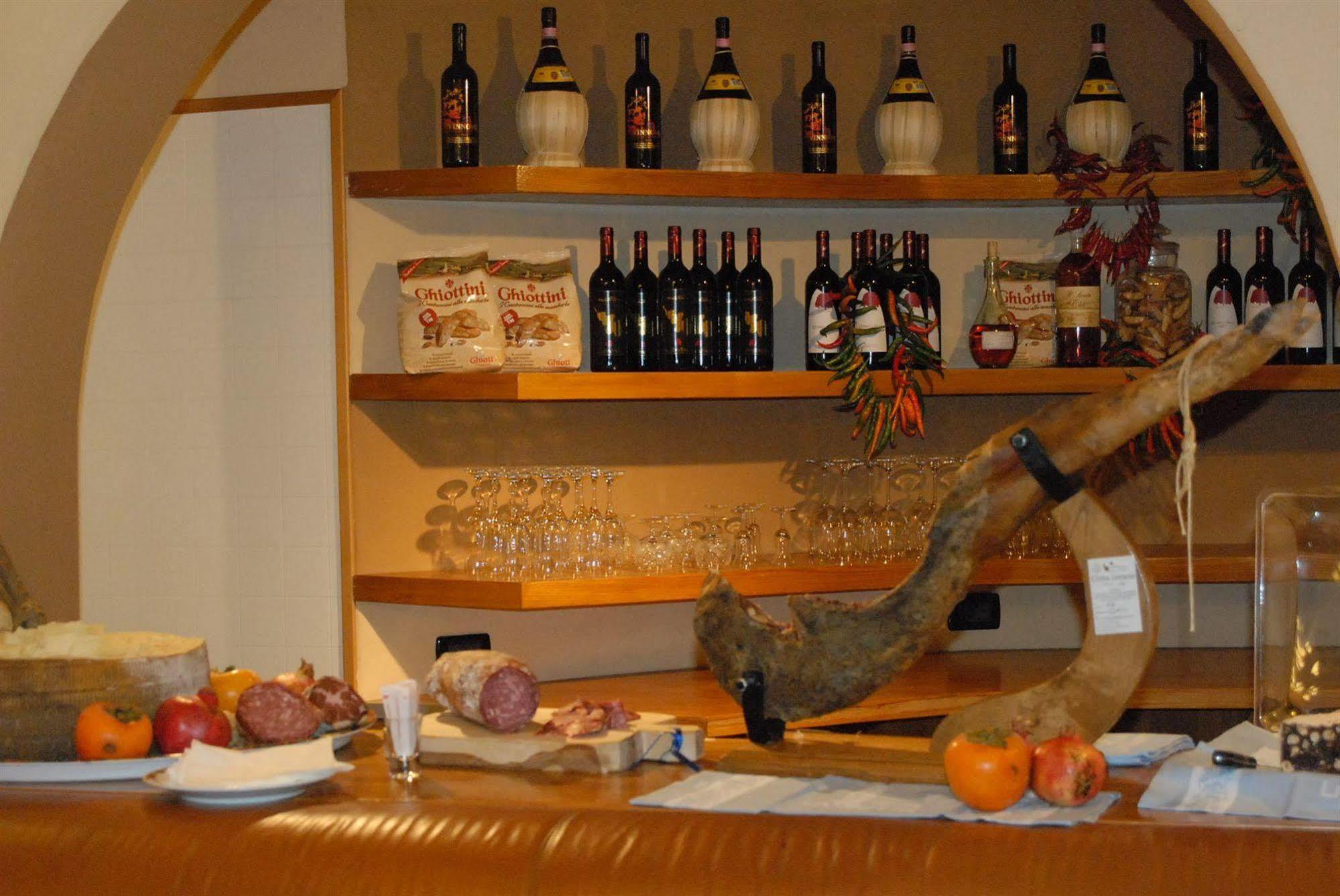 Hotel Ristorante La Grotta Castiglione Delle Stiviere Exteriör bild